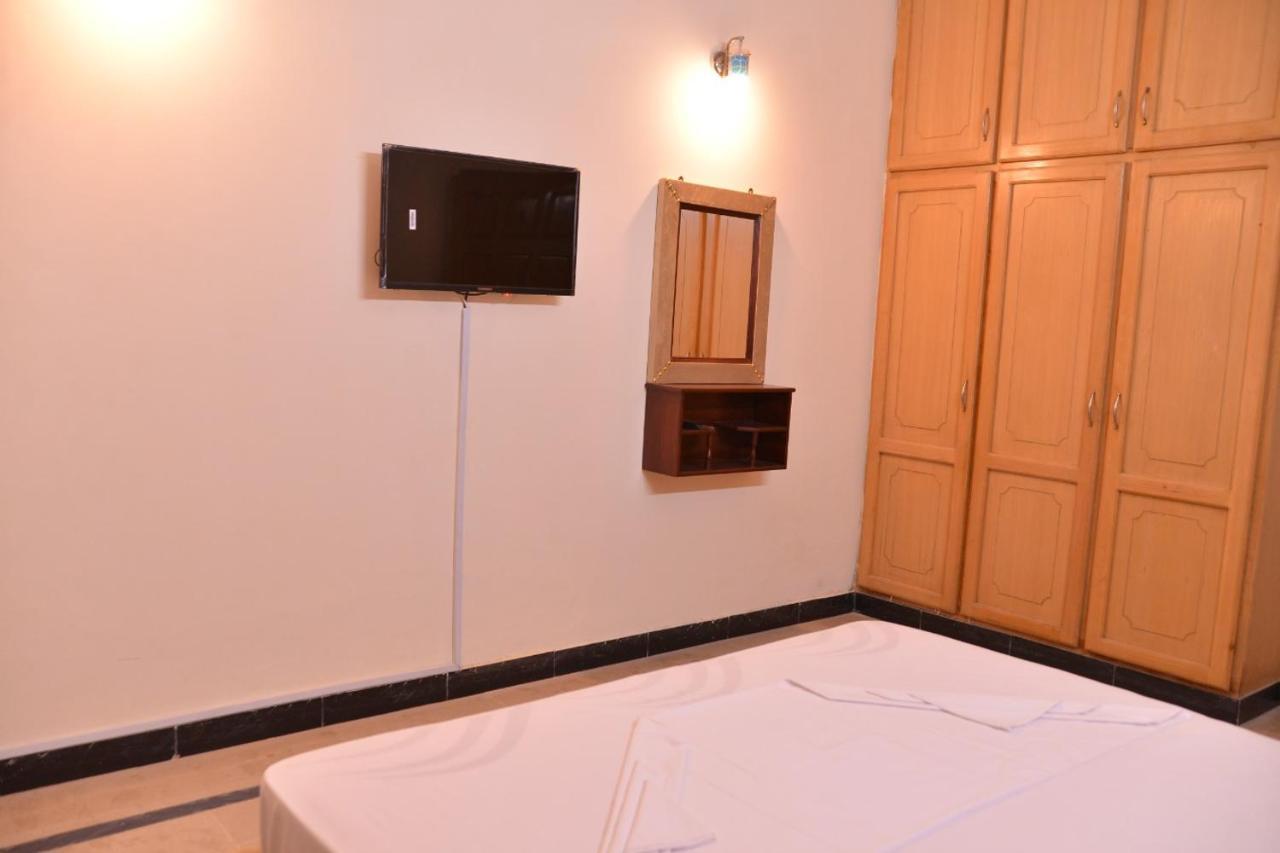 Redbury Guesthouse Исламабад Экстерьер фото